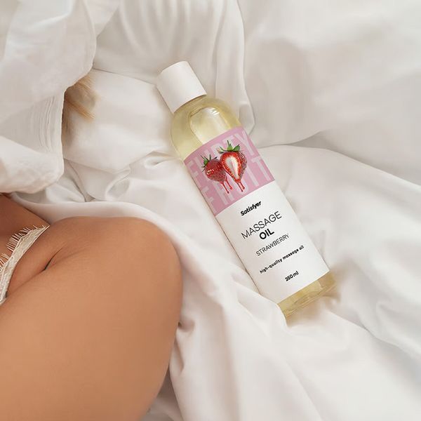 Масажна олія Satisfyer Massage Oil Strawberry 250 мл SX2709 фото