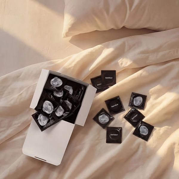 Набір презервативів Satisfyer Premium Condoms XS (45 мм) 100 шт SX3265 фото