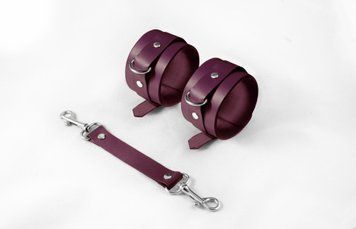 Feral Feelings Hand Restraints Burgundy, genuine leather