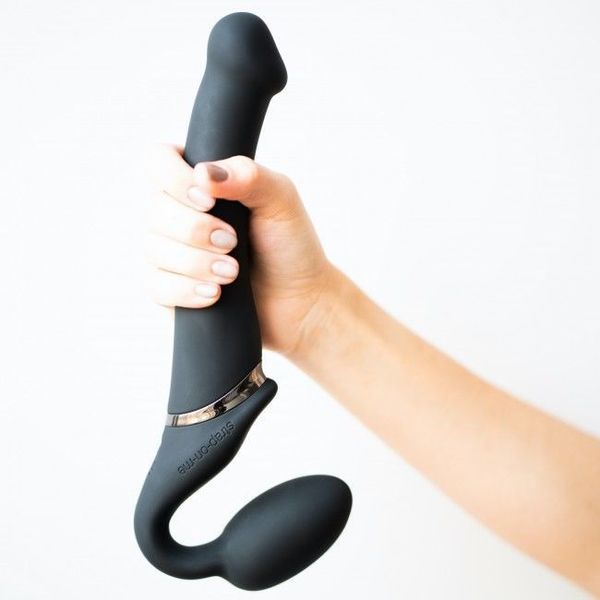 Безремневой страпон с вибрацией Strap-On-Me Vibrating Black M, диаметр 3,3см, пульт ДУ, регулируемый SO3354 фото